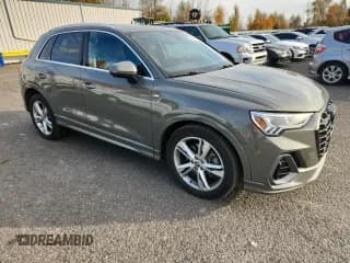 ✅ 2020 Audi Q3 S line Premium Plus • VIN: WA1EECF31L1022611 • Lot: 92845245. Wystawiony na Copart z przebiegiem 34 408 mil. Bezpłatny archiwum sprzedaży aukcyjnych z USA i szczegółowy raport historii pojazdu na DreamBid. Zdjęcie 4.