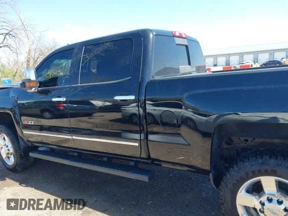 ✅ 2018 Chevrolet Silverado 2500HD LT • VIN: 1GC1KVEY8JF187755 • Lot: 41948037. Listed on IAAI with 151,323 mi. Free auction sales archive from the USA and detailed vehicle history report at DreamBid. Image 14.