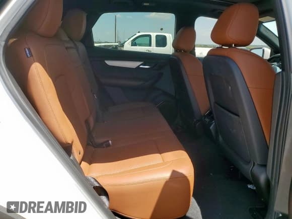 ✅ 2024 VinFast VF 8 Plus • VIN: RLLV1AFA6RH004423 • Lot: 64814695. Wystawiony na Copart z przebiegiem 8 863 mil. Bezpłatny archiwum sprzedaży aukcyjnych z USA i szczegółowy raport historii pojazdu na DreamBid. Zdjęcie 11.