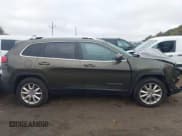 ✅ 2016 Jeep Cherokee Limited • VIN: 1C4PJMDS4GW102259 • Lot: 43564127. Wystawiony na IAAI z przebiegiem 90 496 mil. Bezpłatny archiwum sprzedaży aukcyjnych z USA i szczegółowy raport historii pojazdu na DreamBid. Zdjęcie 13.