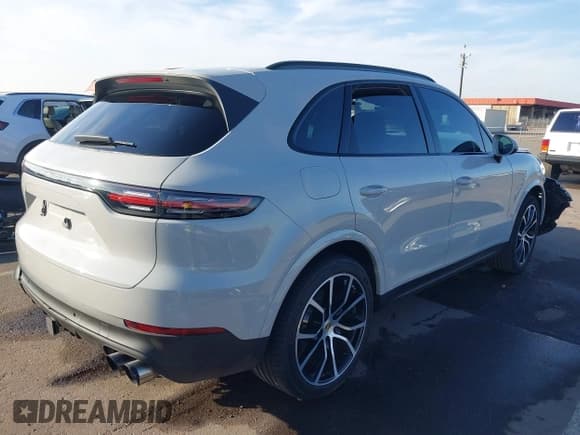 ✅ 2020 Porsche Cayenne • VIN: WP1AA2AY0LDA05728 • Lot: 41485296. Listed on IAAI with Not provided. Free auction sales archive from the USA and detailed vehicle history report at DreamBid. Image 4.