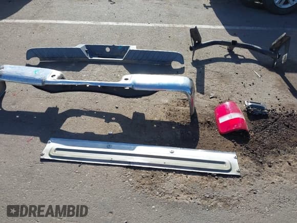 ✅ 2004 Ford F-150 XL • VIN: 1FTRF12W54NB72689 • Lot: 42646140. Wystawiony na IAAI z przebiegiem 116 909 mil. Bezpłatny archiwum sprzedaży aukcyjnych z USA i szczegółowy raport historii pojazdu na DreamBid. Zdjęcie 12.