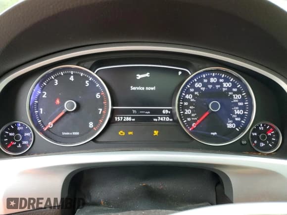 ✅ 2013 Volkswagen Touareg Exec • VIN: WVGEF9BP4DD007109 • Lot: 58890665. Listed on Copart with 157,286 mi. Free auction sales archive from the USA and detailed vehicle history report at DreamBid. Image 9.