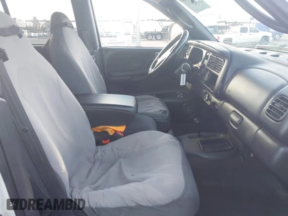 ✅ 2000 Dodge Dakota Sport • VIN: 1B7GG2AN1YS666364 • Lot: 41718320. Wystawiony na IAAI z przebiegiem 191 976 mil. Bezpłatny archiwum sprzedaży aukcyjnych z USA i szczegółowy raport historii pojazdu na DreamBid. Zdjęcie 5.