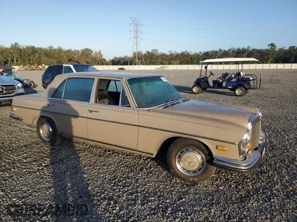 ✅ 1972 Mercedes-Benz 280 • VIN: 10806812011058 • Lot: 78598864. Listed on Copart with Not provided. Free auction sales archive from the USA and detailed vehicle history report at DreamBid. Image 4.