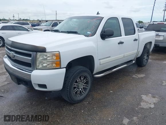 ✅ 2007 Chevrolet Silverado 1500 1LT • VIN: 2GCEC13J971531770 • Lot: 42486035. Wystawiony na IAAI z przebiegiem 401 722 mil. Bezpłatny archiwum sprzedaży aukcyjnych z USA i szczegółowy raport historii pojazdu na DreamBid. Zdjęcie 2.