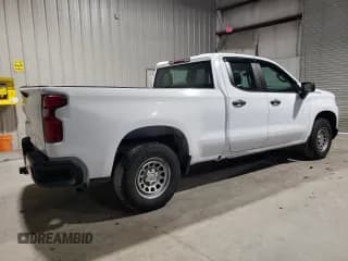✅ 2019 Chevrolet Silverado 1500 Work Truck • VIN: 1GCRWAEH4KZ419056 • Lot: 77045864. Wystawiony na Copart z przebiegiem 135 407 mil. Bezpłatny archiwum sprzedaży aukcyjnych z USA i szczegółowy raport historii pojazdu na DreamBid. Zdjęcie 3.