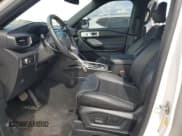 ✅ 2023 Ford Explorer ST • VIN: 1FM5K8GCXPGA12863 • Lot: 51320705. Wystawiony na Copart z przebiegiem 28 166 mil. Bezpłatny archiwum sprzedaży aukcyjnych z USA i szczegółowy raport historii pojazdu na DreamBid. Zdjęcie 7.