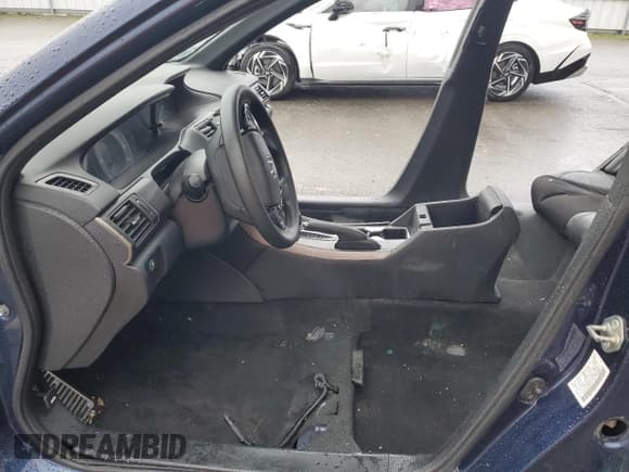 ✅ 2016 Honda Accord Sport • VIN: 1HGCR2F58GA163163 • Lot: 93731085. Wystawiony na Copart z przebiegiem Nie podano. Bezpłatny archiwum sprzedaży aukcyjnych z USA i szczegółowy raport historii pojazdu na DreamBid. Zdjęcie 7.