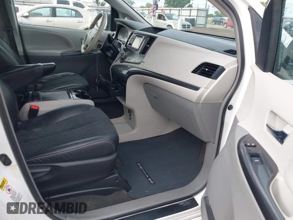 ✅ 2012 Toyota Sienna SE • VIN: 5TDXK3DC3CS268136 • Лот: 42153110. Опубликован ранее на IAAI с пробегом 248 887 миль. Бесплатный доступ к архиву аукционных продаж из США и подробный отчёт об истории автомобиля на DreamBid. Изображение 5.