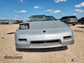 ✅ 1985 Pontiac Fiero • VIN: 1G2PG3797FP271755 • Lot: 72010365. Wystawiony na Copart z przebiegiem 84 133 mil. Bezpłatny archiwum sprzedaży aukcyjnych z USA i szczegółowy raport historii pojazdu na DreamBid. Zdjęcie 5.