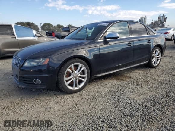✅ 2011 Audi S4 Premium Plus • VIN: WAUBGAFL1BA075716 • Lot: 92657005. Wystawiony na Copart z przebiegiem 100 815 mil. Bezpłatny archiwum sprzedaży aukcyjnych z USA i szczegółowy raport historii pojazdu na DreamBid. Zdjęcie 1.
