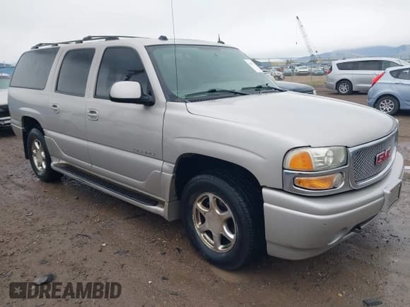 ✅ 2005 GMC Yukon XL • VIN: 1GKFK66U05J100042 • Lot: 42175231. Listed on IAAI with 312,911 mi. Free auction sales archive from the USA and detailed vehicle history report at DreamBid. Image 1.