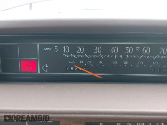 ✅ 1988 Cadillac DeVille • VIN: 1G6CD5156J4266323 • Lot: 43032476. Wystawiony na IAAI z przebiegiem 82 627 mil. Bezpłatny archiwum sprzedaży aukcyjnych z USA i szczegółowy raport historii pojazdu na DreamBid. Zdjęcie 7.