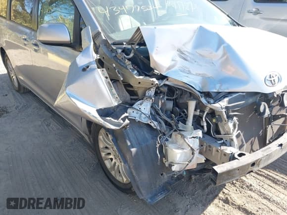 ✅ 2013 Toyota Sienna XLE • VIN: 5TDYK3DCXDS394807 • Lot: 43477534. Listed on IAAI with 191,356 mi. Free auction sales archive from the USA and detailed vehicle history report at DreamBid. Image 6.