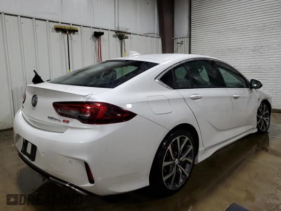 ✅ 2018 Buick Regal GS • VIN: W04GS6SSXJ1130903 • Lot: 55407545. Listed on Copart with 78,096 mi. Free auction sales archive from the USA and detailed vehicle history report at DreamBid. Image 3.