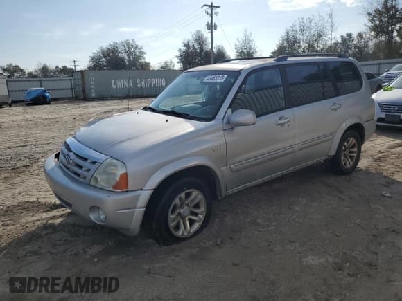 ✅ 2004 Suzuki XL7 LX • VIN: JS3TY92V744104987 • Lot: 43455315. Listed on Copart with 211,431 mi. Free auction sales archive from the USA and detailed vehicle history report at DreamBid. Image 1.