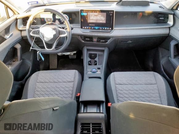 ✅ 2025 Volkswagen Tiguan • VIN: 3VVCR7RM2SM014369 • Lot: 90073125. Listed on Copart with 4,224 mi. Free auction sales archive from the USA and detailed vehicle history report at DreamBid. Image 8.