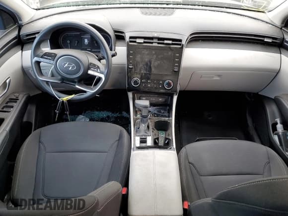 ✅ 2022 Hyundai Tucson SE • VIN: 5NMJA3AE2NH008024 • Lot: 68384592. Wystawiony na Copart z przebiegiem 35 695 mil. Bezpłatny archiwum sprzedaży aukcyjnych z USA i szczegółowy raport historii pojazdu na DreamBid. Zdjęcie 8.