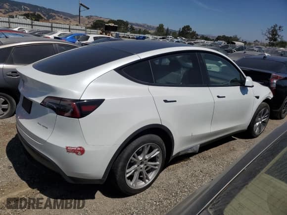 ✅ 2024 Tesla Model Y Long Range • VIN: 7SAYGDEE0RF983516 • Лот: 57849975. Опубликован ранее на Copart с пробегом 6 614 миль. Бесплатный доступ к архиву аукционных продаж из США и подробный отчёт об истории автомобиля на DreamBid. Изображение 3.