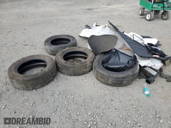 2018 Subaru Forester Limited with VIN JF2SJARC0JH493272, listed as a Copart auction lot 87002425 with 56,924 mi miles and Salvage title. Bid and sale history available at DreamBid. Image 13.