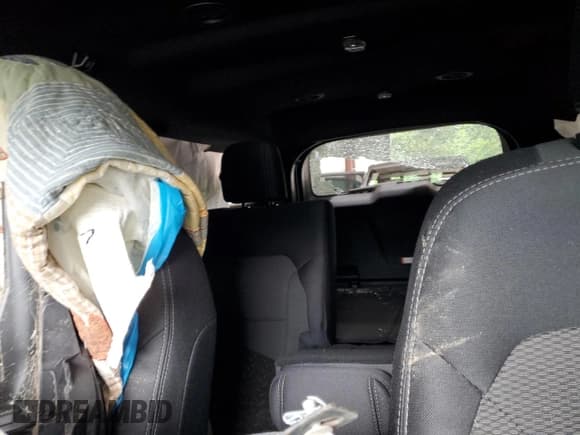 ✅ 2018 Ford Explorer XLT • VIN: 1FM5K8D80JGB28628 • Lot: 66881605. Wystawiony na Copart z przebiegiem Nie podano. Bezpłatny archiwum sprzedaży aukcyjnych z USA i szczegółowy raport historii pojazdu na DreamBid. Zdjęcie 10.