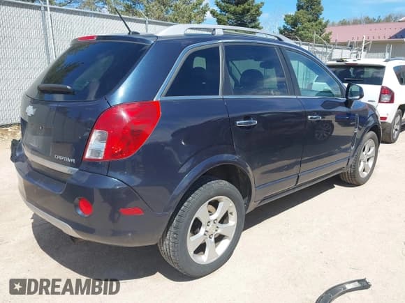 ✅ 2014 Chevrolet Captiva Sport LT • VIN: 3GNAL3EK3ES655252 • Lot: 42135440. Wystawiony na IAAI z przebiegiem 140 133 mil. Bezpłatny archiwum sprzedaży aukcyjnych z USA i szczegółowy raport historii pojazdu na DreamBid. Zdjęcie 4.