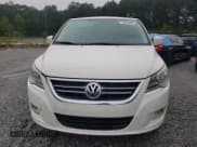 ✅ 2010 Volkswagen Routan SE • VIN: 2V4RW3D19AR407449 • Лот: 70820694. Опубликован ранее на Copart с пробегом 125 157 миль. Бесплатный доступ к архиву аукционных продаж из США и подробный отчёт об истории автомобиля на DreamBid. Изображение 5.