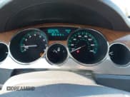 ✅ 2010 Buick Enclave CXL • VIN: 5GALRCEDXAJ145401 • Lot: 43494288. Wystawiony na IAAI z przebiegiem 230 131 mil. Bezpłatny archiwum sprzedaży aukcyjnych z USA i szczegółowy raport historii pojazdu na DreamBid. Zdjęcie 7.