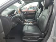 ✅ 2012 Buick Enclave Leather • VIN: 5GAKVCED3CJ390146 • Lot: 86630725. Wystawiony na Copart z przebiegiem 155 552 mil. Bezpłatny archiwum sprzedaży aukcyjnych z USA i szczegółowy raport historii pojazdu na DreamBid. Zdjęcie 7.