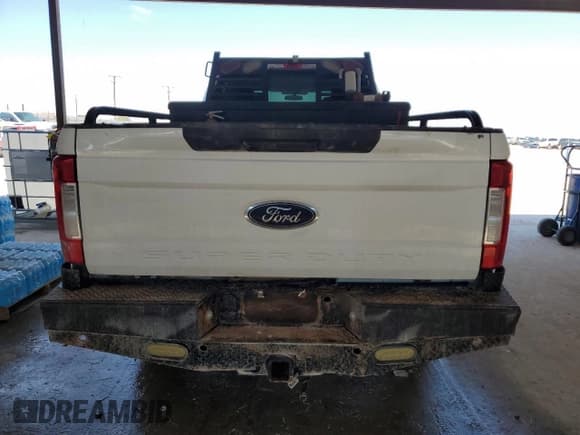 ✅ 2017 Ford F-350 XL • VIN: 1FT8W3BT9HED77208 • Lot: 86716525. Wystawiony na Copart z przebiegiem 219 322 mil. Bezpłatny archiwum sprzedaży aukcyjnych z USA i szczegółowy raport historii pojazdu na DreamBid. Zdjęcie 6.