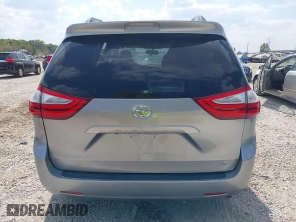 ✅ 2015 Toyota Sienna LE • VIN: 5TDKK3DC4FS575233 • Lot: 43251515. Listed on IAAI with 161,608 mi. Free auction sales archive from the USA and detailed vehicle history report at DreamBid. Image 16.