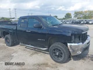 ✅ 2007 Chevrolet Silverado 2500HD Work Truck • VIN: 1GCHK29K77E598436 • Lot: 43392482. Wystawiony na IAAI z przebiegiem Nie podano. Bezpłatny archiwum sprzedaży aukcyjnych z USA i szczegółowy raport historii pojazdu na DreamBid. Zdjęcie 1.