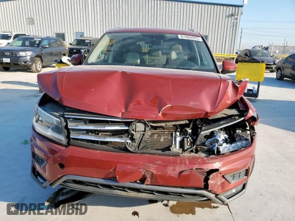 ✅ 2018 Volkswagen Tiguan SEL • VIN: 3VV3B7AXXJM023796 • Lot: 81984925. Wystawiony na Copart z przebiegiem 74 044 mil. Bezpłatny archiwum sprzedaży aukcyjnych z USA i szczegółowy raport historii pojazdu na DreamBid. Zdjęcie 5.