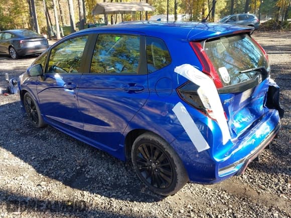 ✅ 2019 Honda Fit Sport • VIN: 3HGGK5H62KM733134 • Lot: 43559799. Listed on IAAI with 91,708 mi. Free auction sales archive from the USA and detailed vehicle history report at DreamBid. Image 3.