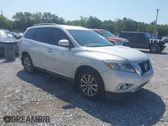 ✅ 2014 Nissan Pathfinder S • VIN: 5N1AR2MNXEC637944 • Lot: 42561097. Listed on IAAI with 137,433 mi. Free auction sales archive from the USA and detailed vehicle history report at DreamBid. Image 1.