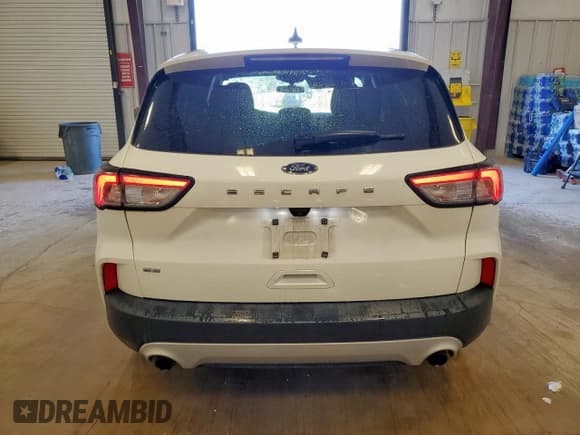 ✅ 2022 Ford Escape SE • VIN: 1FMCU0G61NUB93685 • Lot: 91674885. Wystawiony na Copart z przebiegiem 120 349 mil. Bezpłatny archiwum sprzedaży aukcyjnych z USA i szczegółowy raport historii pojazdu na DreamBid. Zdjęcie 6.