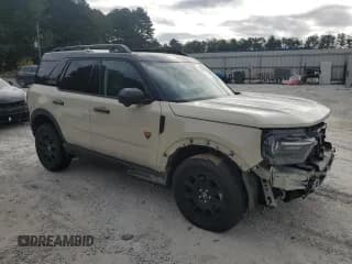 ✅ 2025 Ford Bronco Sport Badlands • VIN: 3FMCR9DA7SRE14076 • Lot: 82133395. Wystawiony na Copart z przebiegiem 11 100 mil. Bezpłatny archiwum sprzedaży aukcyjnych z USA i szczegółowy raport historii pojazdu na DreamBid. Zdjęcie 4.