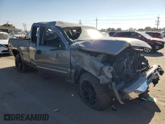 ✅ 2006 Chevrolet Silverado 1500 LS • VIN: 2GCEK19B561131447 • Lot: 74567234. Wystawiony na Copart z przebiegiem Nie podano mil. Skorzystaj z bezpłatnego archiwum sprzedaży aukcyjnych z USA i zobacz szczegółowy raport historii pojazdu na DreamBid. Zdjęcie 4.