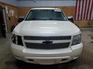 ✅ 2008 Chevrolet Suburban 2LT • VIN: 1GNFK16338R194422 • Lot: 78079274. Wystawiony na Copart z przebiegiem 162 652 mil. Bezpłatny archiwum sprzedaży aukcyjnych z USA i szczegółowy raport historii pojazdu na DreamBid. Zdjęcie 5.