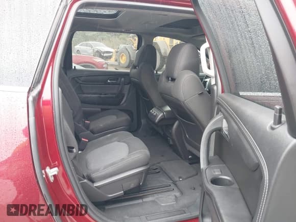 ✅ 2015 Chevrolet Traverse LT • VIN: 1GNKRGKD3FJ107593 • Lot: 43397778. Wystawiony na IAAI z przebiegiem 172 423 mil. Bezpłatny archiwum sprzedaży aukcyjnych z USA i szczegółowy raport historii pojazdu na DreamBid. Zdjęcie 8.