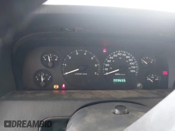 ✅ 2002 Jeep Grand Cherokee Laredo • VIN: 1J4GW48NX2C196495 • Lot: 42781267. Listed on IAAI with 209,655 mi. Free auction sales archive from the USA and detailed vehicle history report at DreamBid. Image 7.