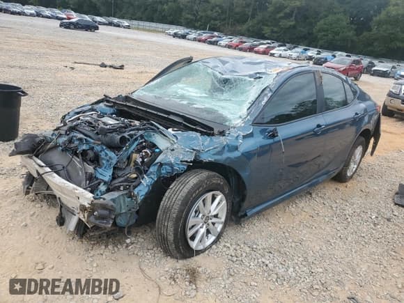 ✅ 2025 Toyota Camry SE • VIN: 4T1DAACK3SU091774 • Лот: 84872925. Опубликован ранее на Copart с пробегом Не указан. Бесплатный доступ к архиву аукционных продаж из США и подробный отчёт об истории автомобиля на DreamBid. Изображение 1.