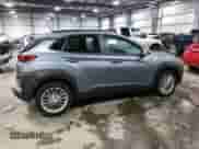 2020 Hyundai Kona SEL с VIN KM8K2CAA7LU568962, выставлен на аукционе Copart как лот 39284803 с пробегом 16 721 миль миль и . История ставок и продаж доступна на DreamBid. Изображение 3.