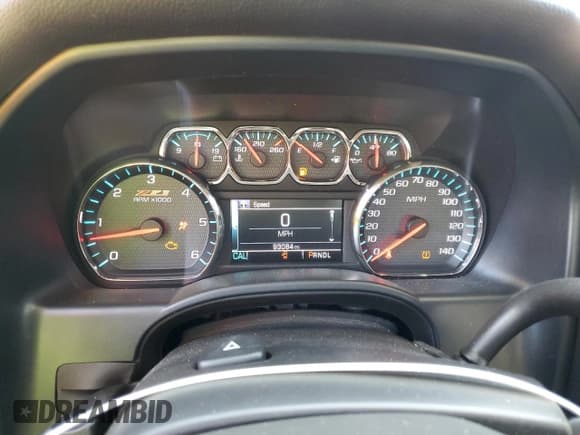 ✅ 2018 Chevrolet Silverado 1500 LT • VIN: 1GCVKREC7JZ304334 • Lot: 84803115. Wystawiony na Copart z przebiegiem 93 084 mil. Bezpłatny archiwum sprzedaży aukcyjnych z USA i szczegółowy raport historii pojazdu na DreamBid. Zdjęcie 9.