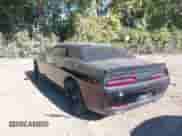 ✅ 2017 Dodge Challenger SXT Plus • VIN: 2C3CDZAG7HH554956 • Lot: 43399319. Wystawiony na IAAI z przebiegiem 150 288 mil mil. Skorzystaj z bezpłatnego archiwum sprzedaży aukcyjnych z USA i zobacz szczegółowy raport historii pojazdu na DreamBid. Zdjęcie 3.