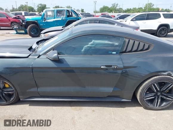 ✅ 2016 Ford Mustang EcoBoost • VIN: 1FA6P8TH0G5289907 • Лот: 42057565. Опубликован ранее на IAAI с пробегом 129 917 миль. Бесплатный доступ к архиву аукционных продаж из США и подробный отчёт об истории автомобиля на DreamBid. Изображение 14.