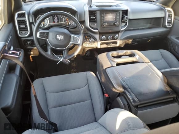 ✅ 2021 Ram 1500 Big Horn • VIN: 1C6RRFBG8MN562447 • Lot: 70876225. Wystawiony na Copart z przebiegiem 58 693 mil. Bezpłatny archiwum sprzedaży aukcyjnych z USA i szczegółowy raport historii pojazdu na DreamBid. Zdjęcie 8.