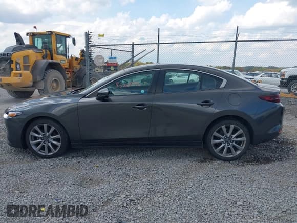 ✅ 2021 Mazda 3 Select • VIN: 3MZBPBBM0MM205107 • Lot: 43268596. Wystawiony na IAAI z przebiegiem 54 766 mil. Bezpłatny archiwum sprzedaży aukcyjnych z USA i szczegółowy raport historii pojazdu na DreamBid. Zdjęcie 14.