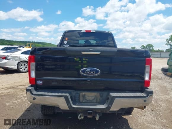 ✅ 2019 Ford F-250 XL • VIN: 1FT7W2B68KEG72890 • Лот: 42377719. Опубликован ранее на IAAI с пробегом 87 245 миль. Бесплатный доступ к архиву аукционных продаж из США и подробный отчёт об истории автомобиля на DreamBid. Изображение 17.